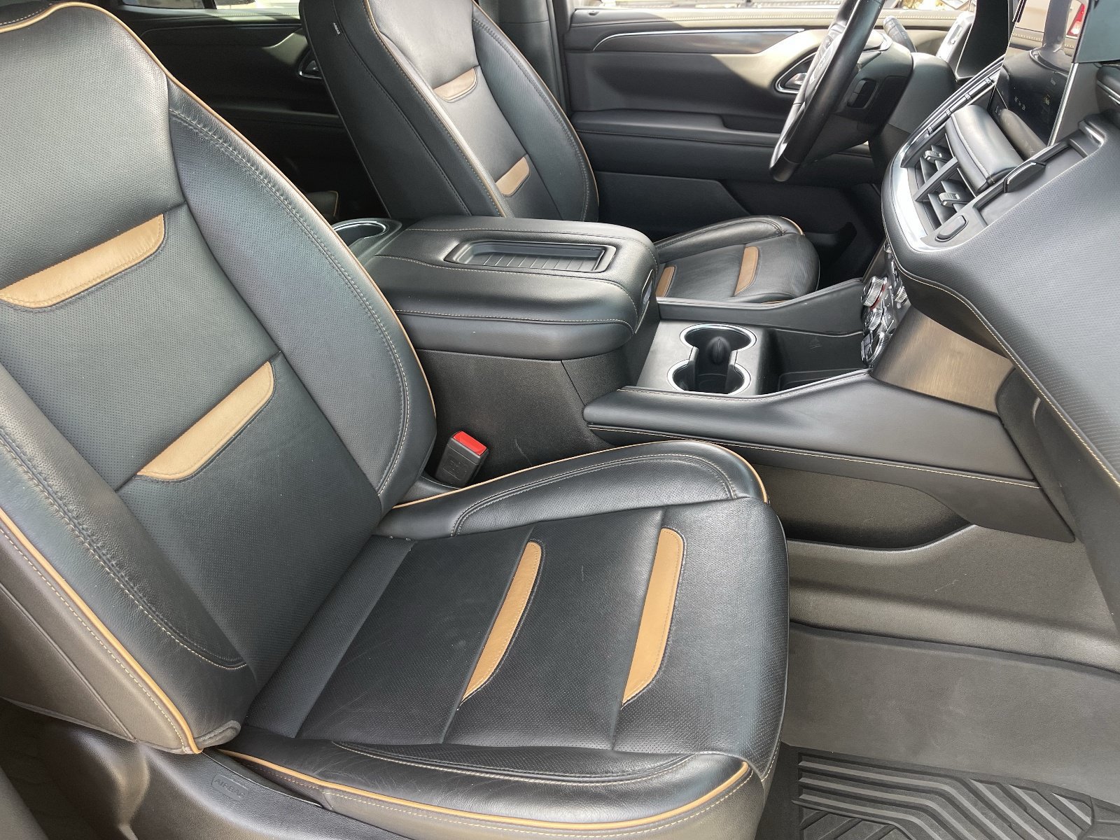 Certified 2021 GMC Yukon AT4 w/ Rear Media and Nav Package AWD/4WD image 11