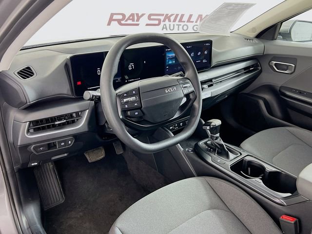 Used 2025 Kia K4 LXS image 32