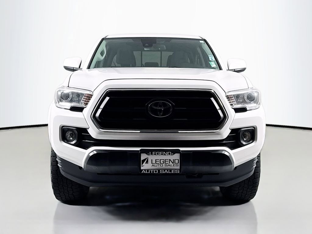 Used 2020 Toyota Tacoma SR5 AWD/4WD image 2