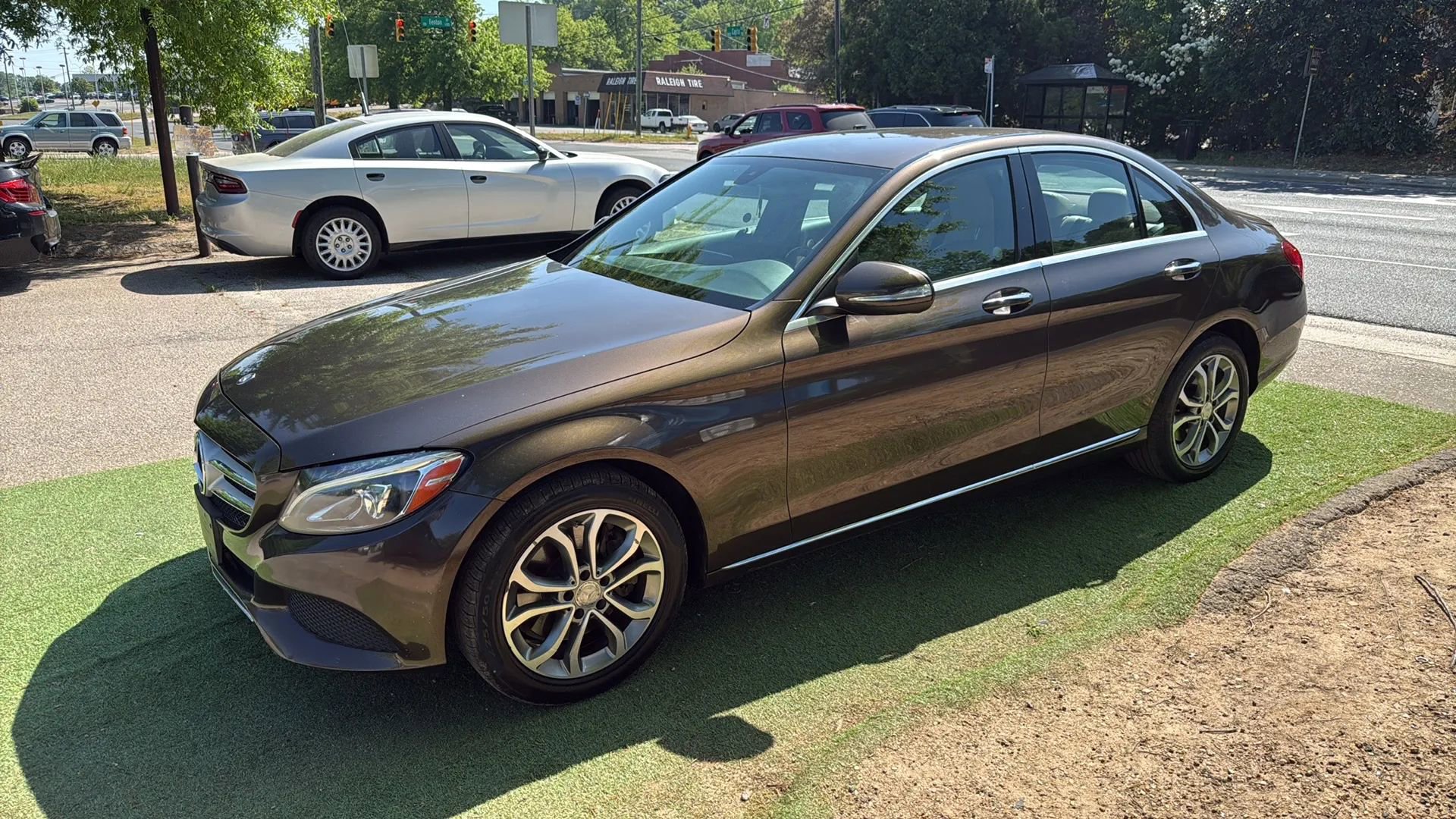 Used 2015 Mercedes-Benz C 300 4MATIC Sedan image 4