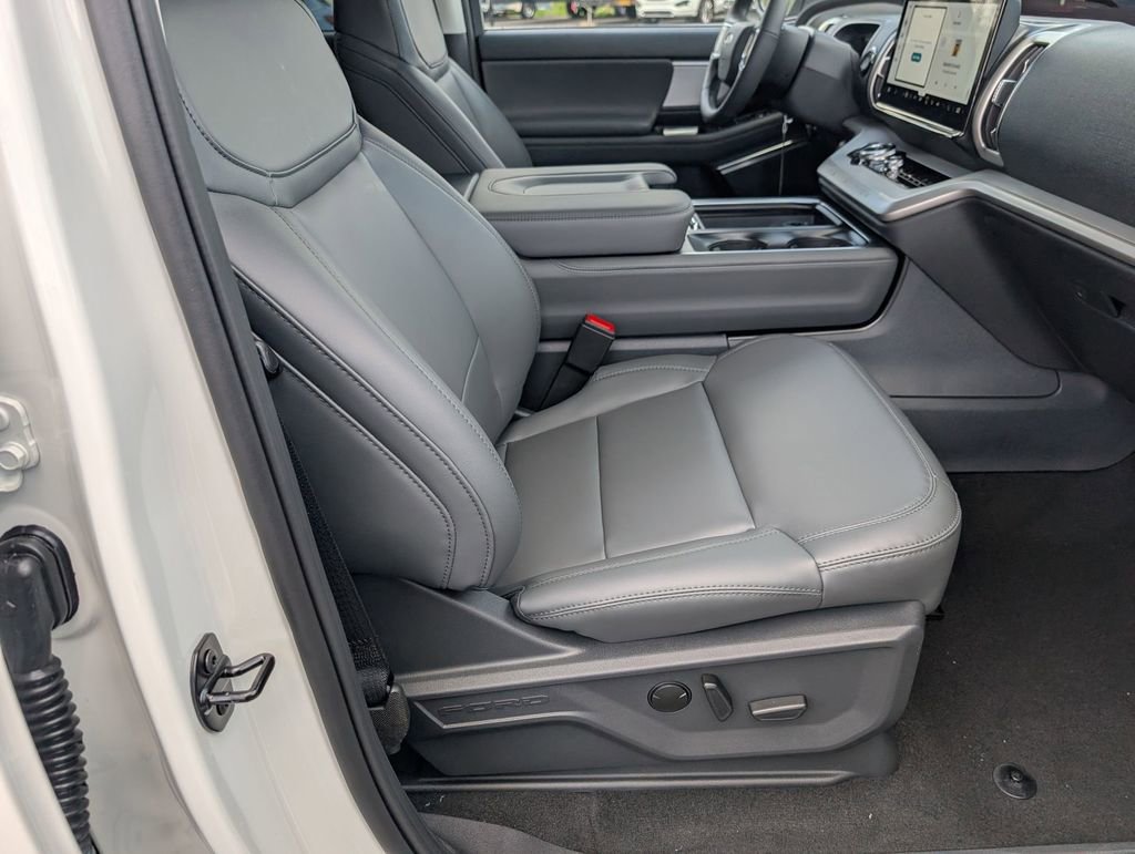 New 2026 Ford Expedition Active image 21