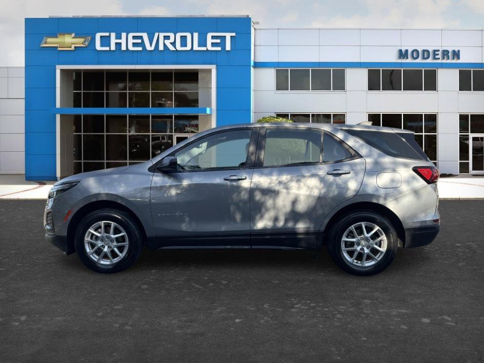 Used 2023 Chevrolet Equinox LS w/ Driver Confidence II Package AWD/4WD image 2