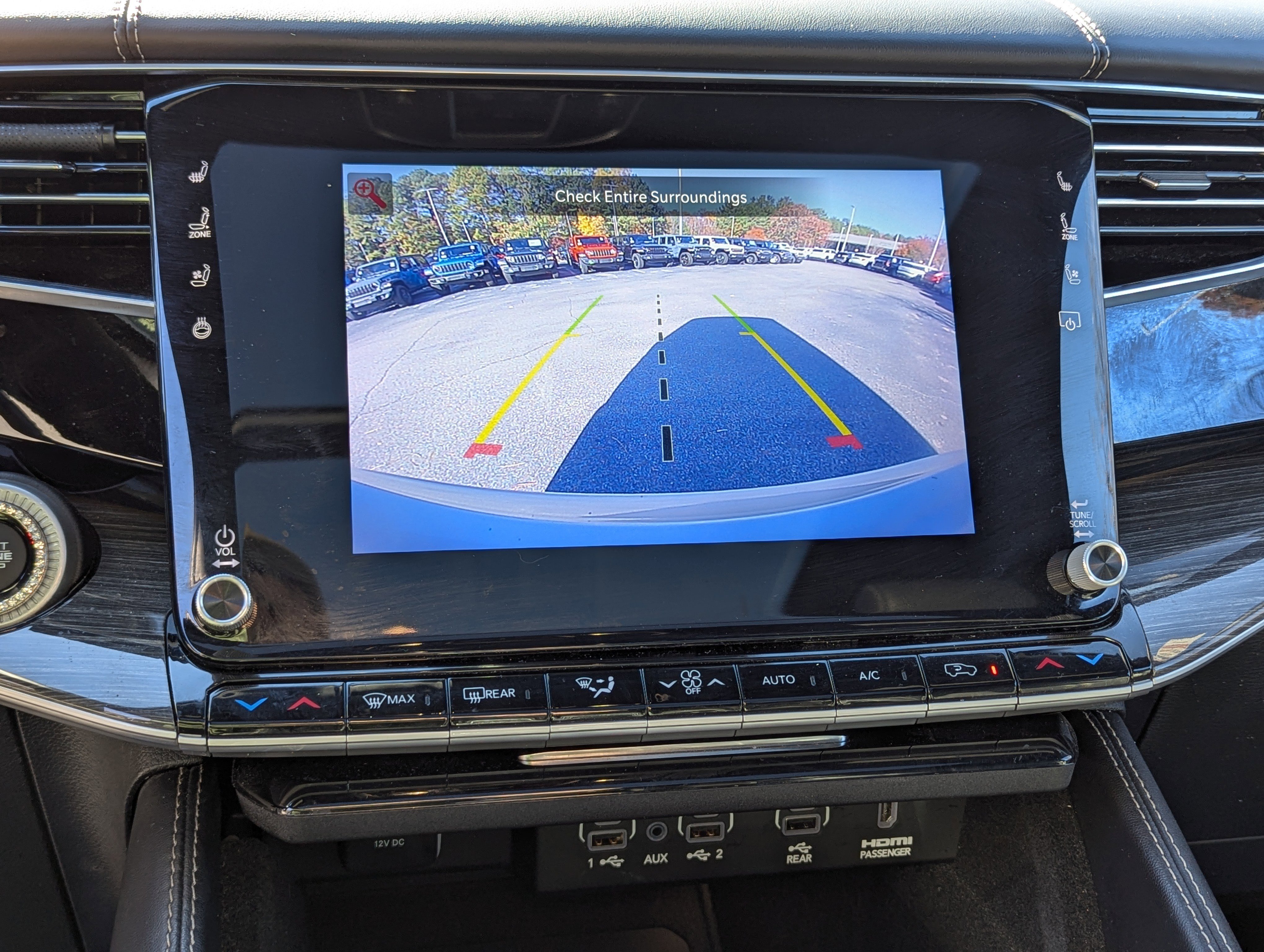 Used 2022 Jeep Wagoneer Series III w/ Premium Group I image 27