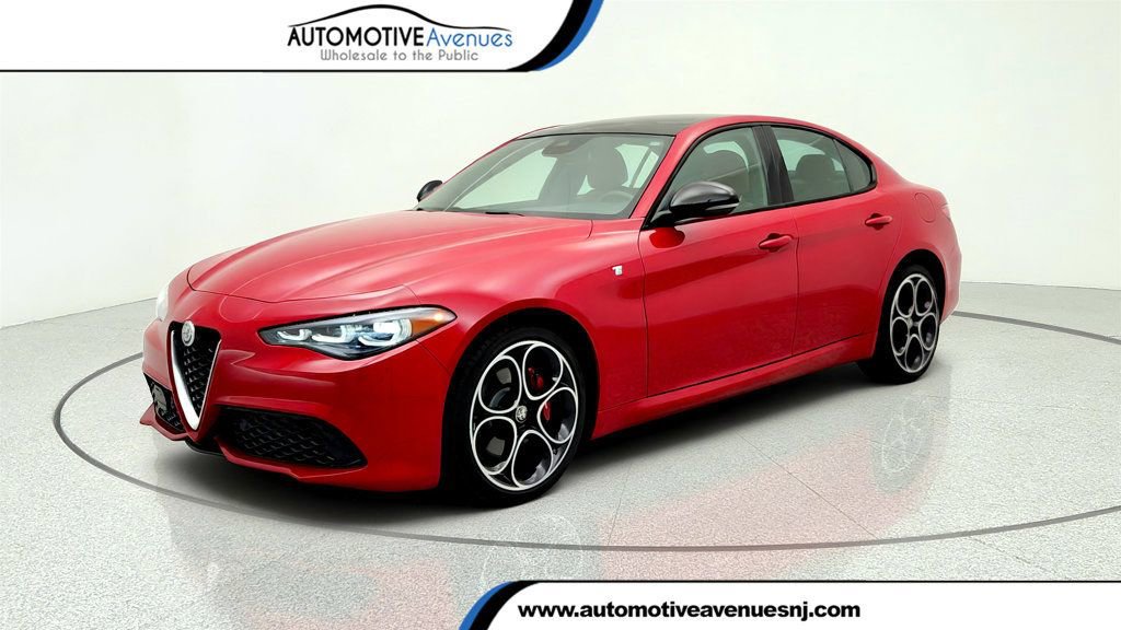 Used 2024 Alfa Romeo Giulia Ti AWD/4WD video 1