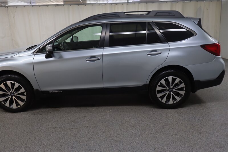 Used 2017 Subaru Outback 3.6R Limited AWD/4WD image 4