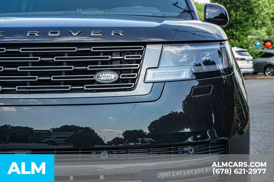 Used 2025 Land Rover Range Rover SE AWD/4WD image 12