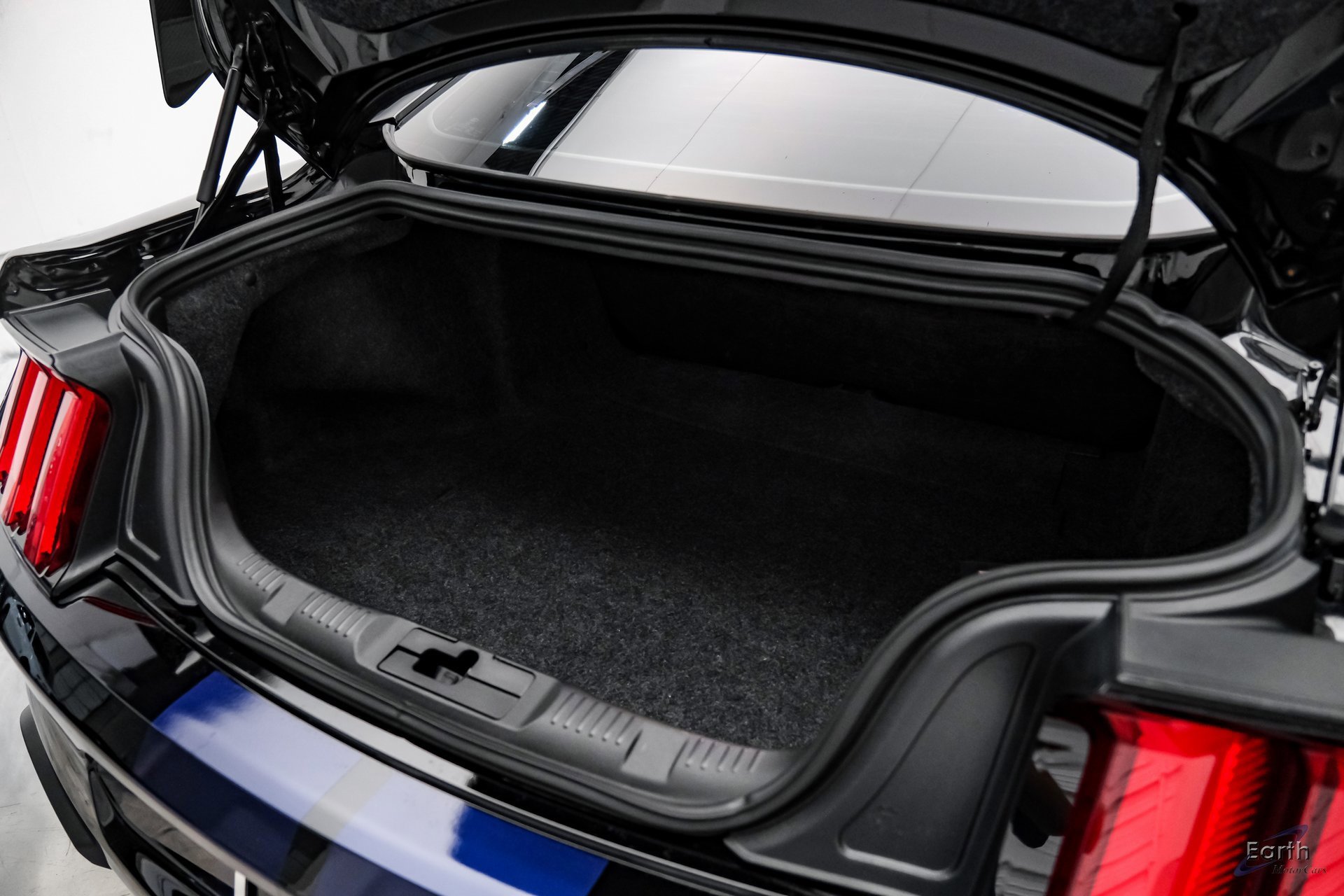 Used 2020 Ford Mustang Shelby GT500 w/ Carbon Fiber Track Pack image 69