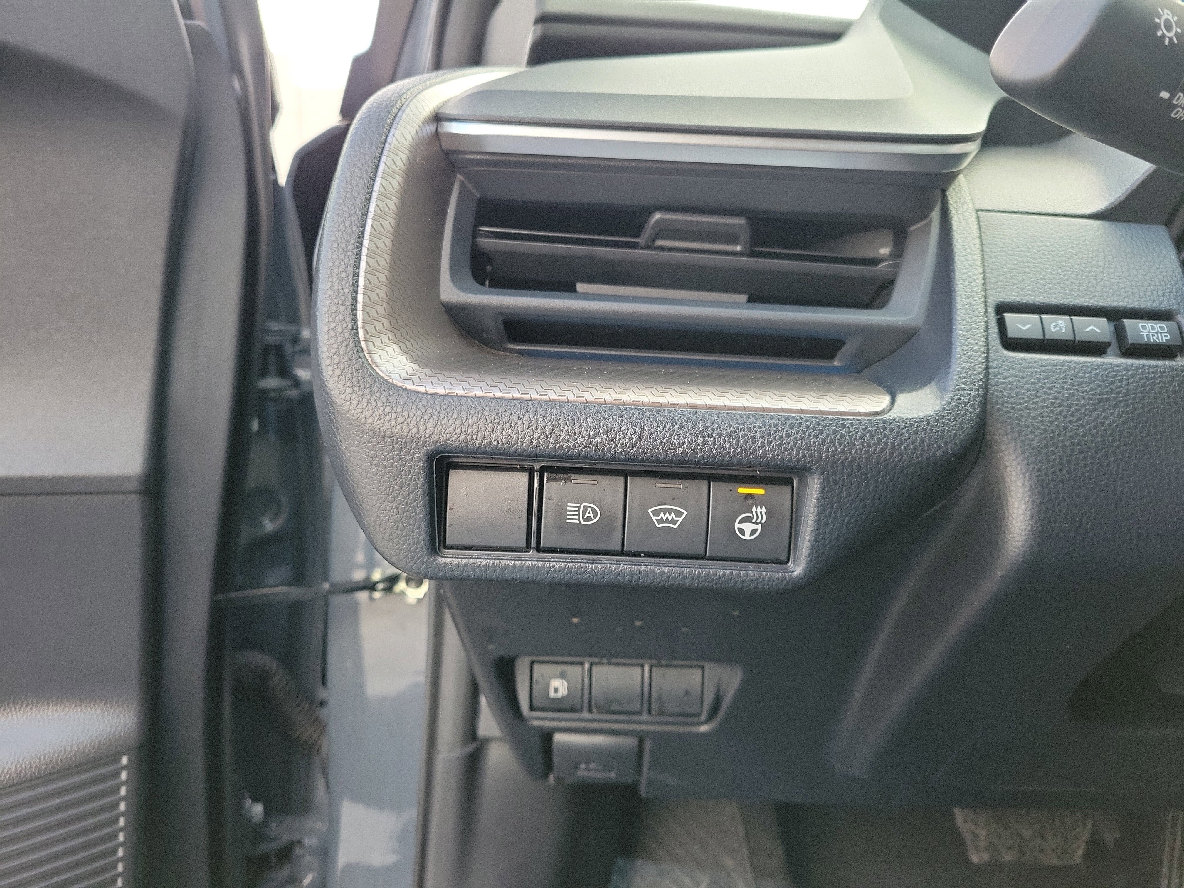 Used 2024 Toyota Prius XLE image 21