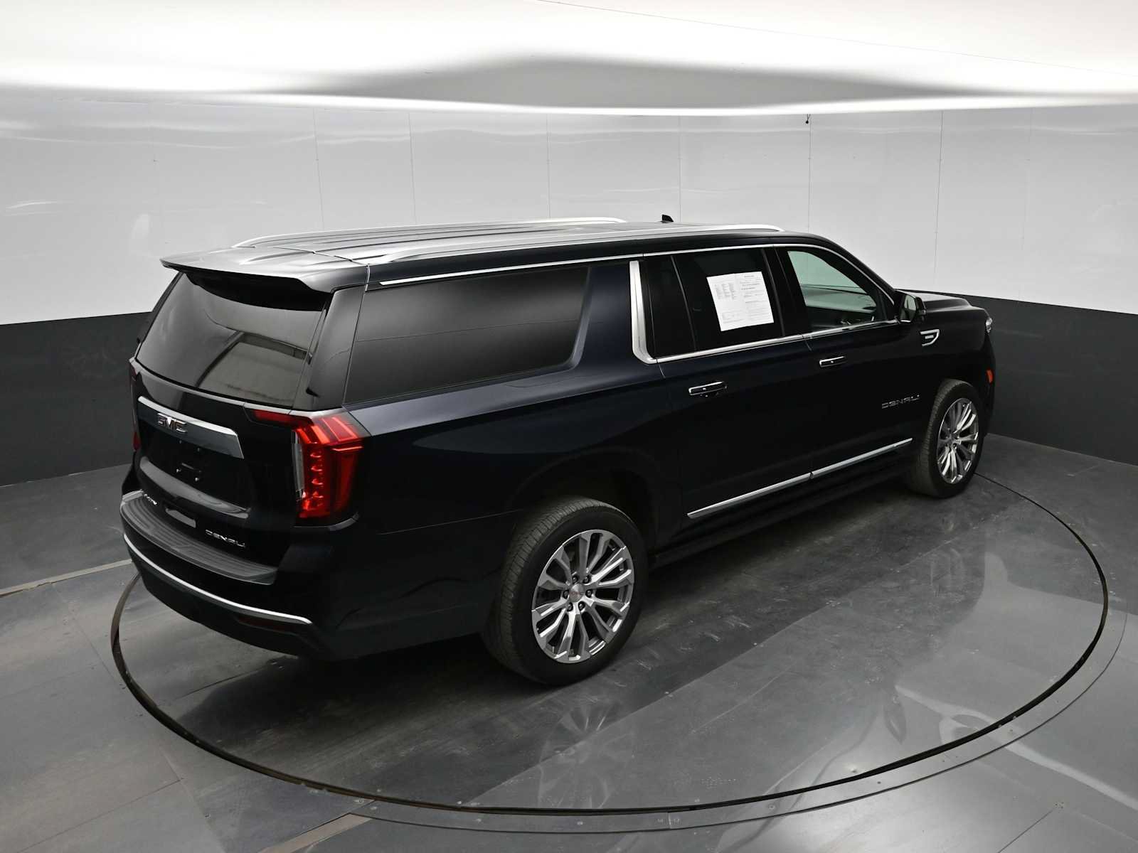 Used 2023 GMC Yukon XL Denali w/ Max Trailering Package AWD/4WD image 34