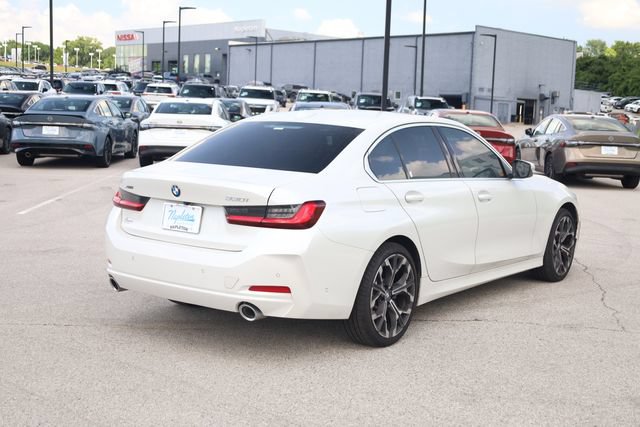Used 2025 BMW 330i xDrive Sedan w/ Premium Package AWD/4WD image 5