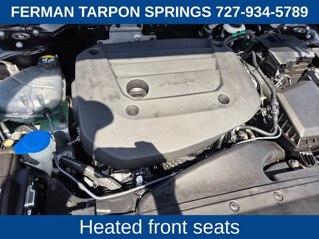 Certified 2024 Volvo XC40 B5 Plus AWD/4WD image 22