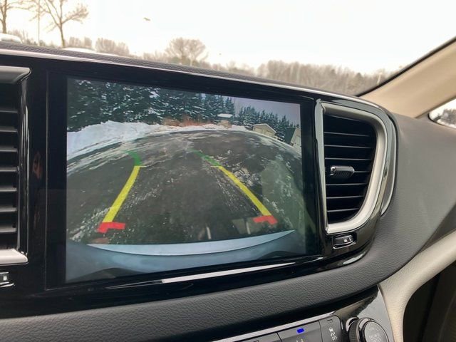 Used 2024 Chrysler Pacifica Touring-L image 9