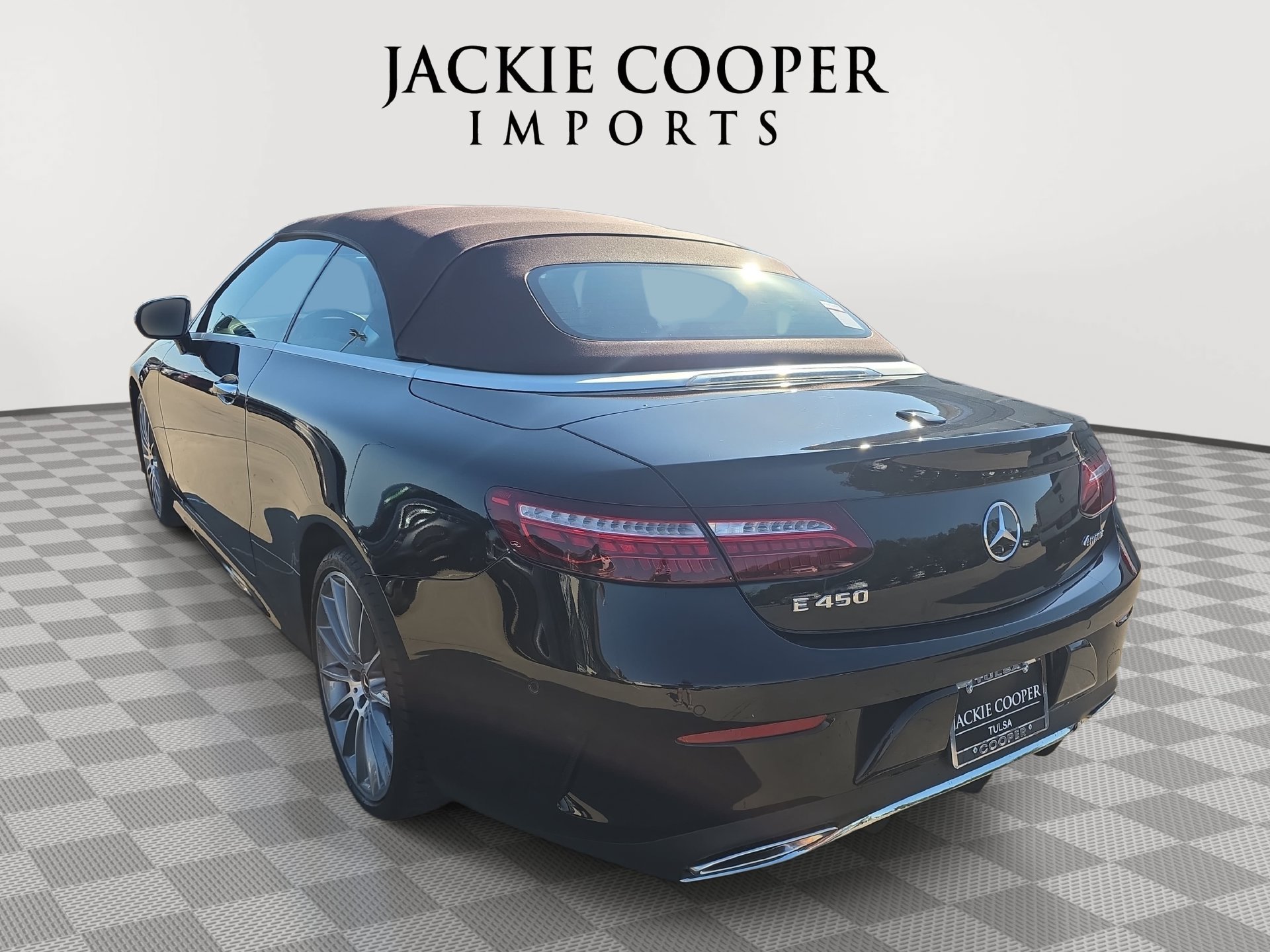 Used 2023 Mercedes-Benz E 450 4MATIC Cabriolet image 7