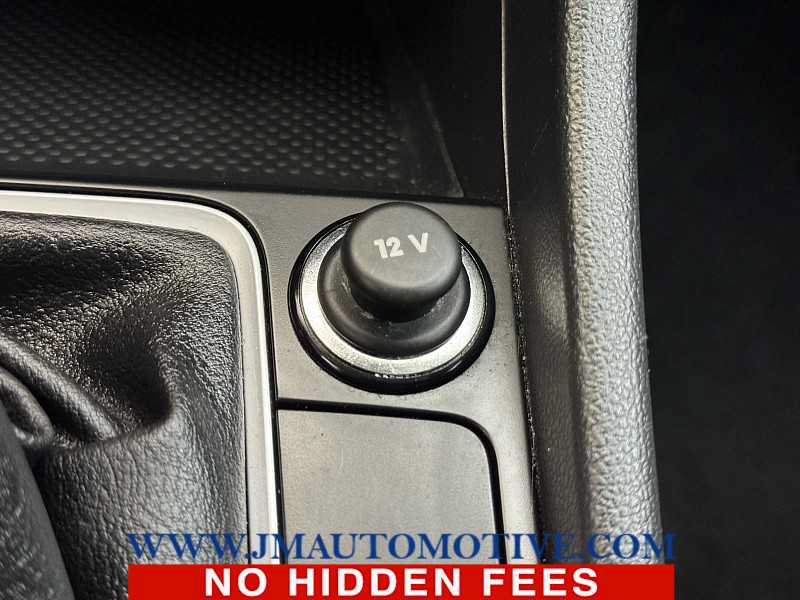 Used 2024 Volkswagen Jetta SE FWD image 38