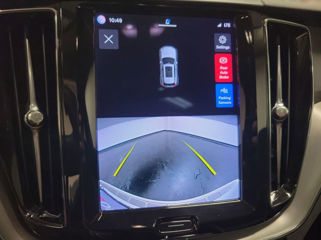 Used 2023 Volvo XC60 B5 Core w/ Climate Package image 16