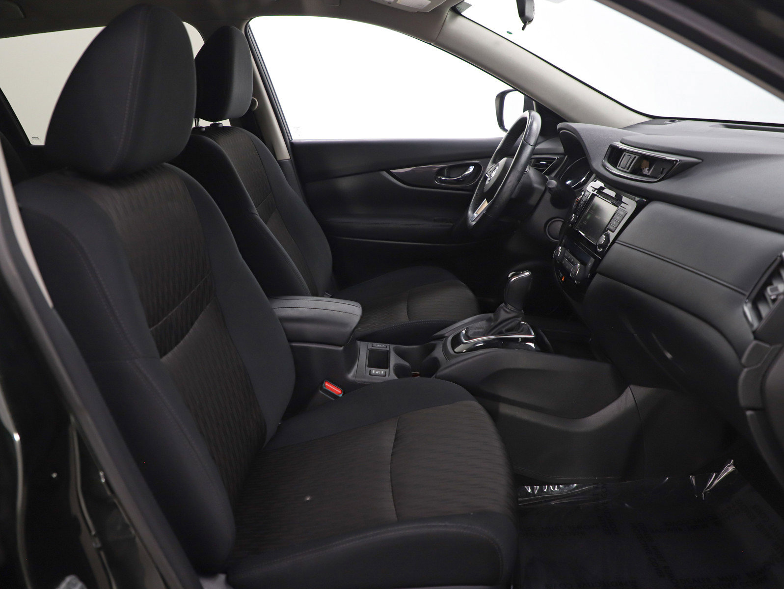 Used 2018 Nissan Rogue SV w/ Premium Package image 11