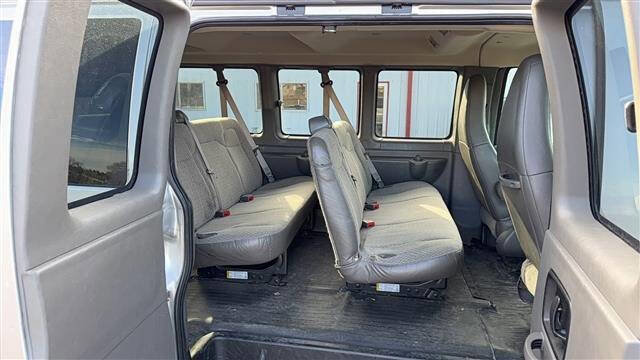 Used 2017 Chevrolet Express 3500 LT w/ LT Preferred Equipment Group image 10