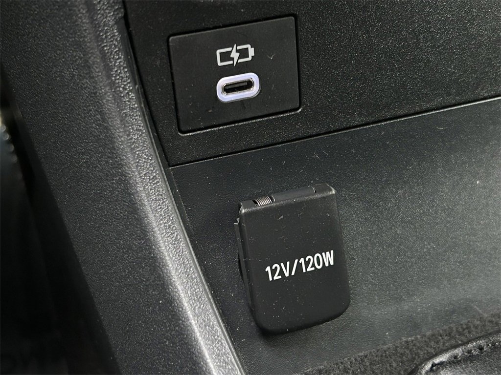 Used 2025 Toyota bZ4X FWD image 32