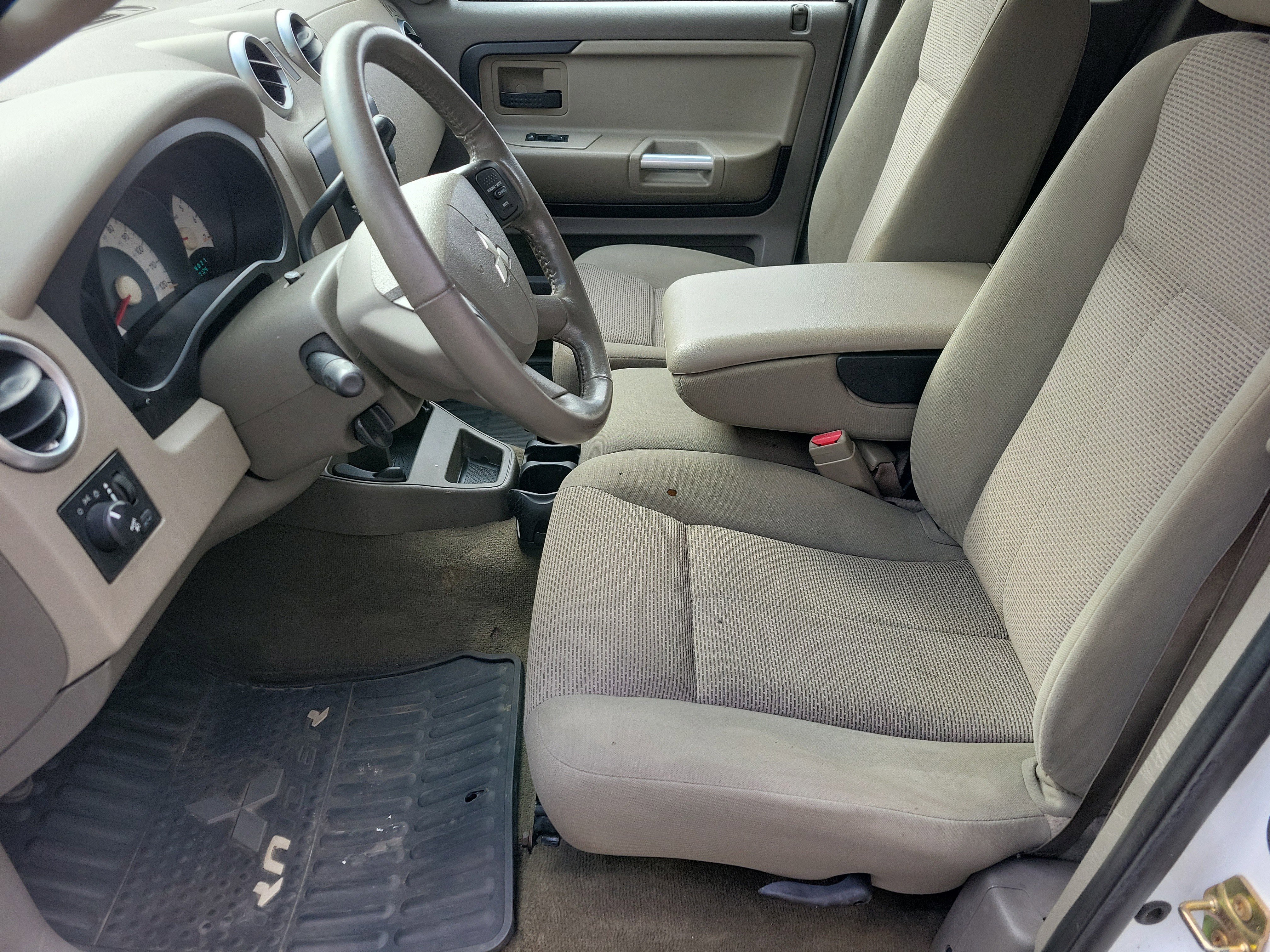 Used 2006 Mitsubishi Raider DuroCross image 4