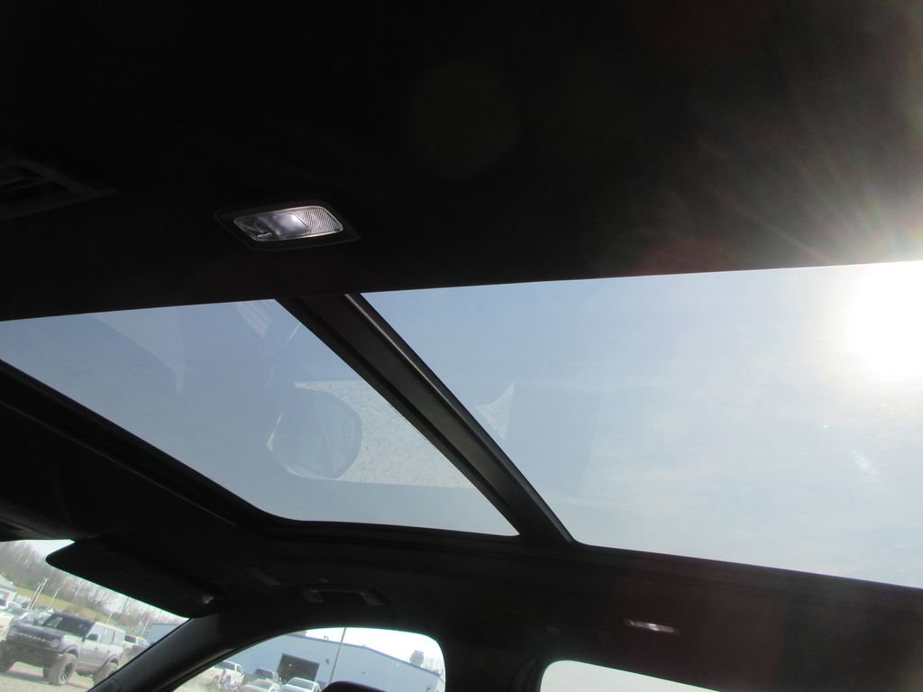 New 2026 GMC Acadia Elevation image 17