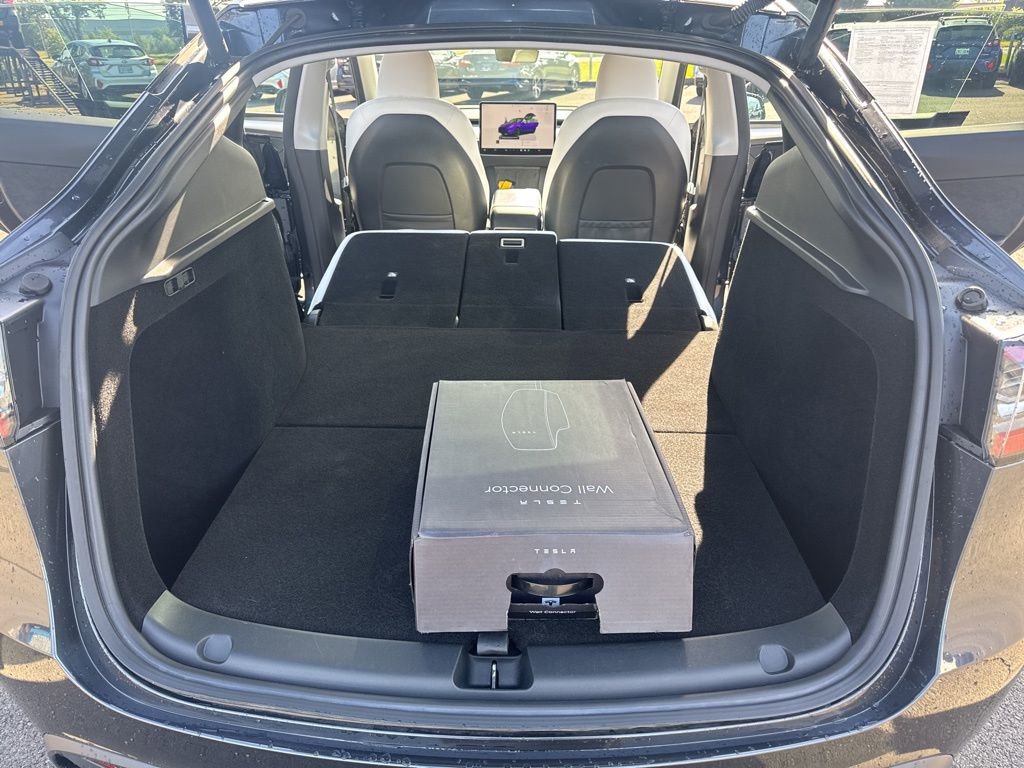 Used 2024 Tesla Model Y Long Range image 17