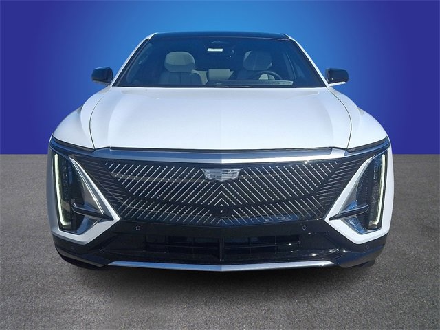 New 2026 Cadillac Lyriq Luxury image 2