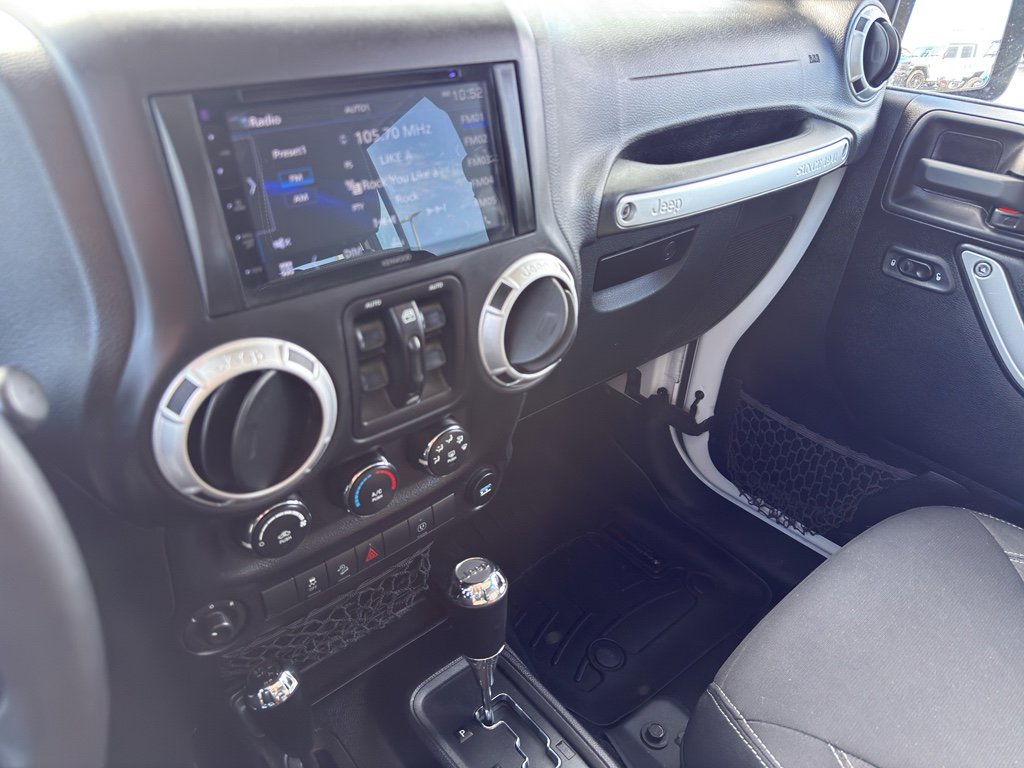 Used 2016 Jeep Wrangler Unlimited Sahara image 19