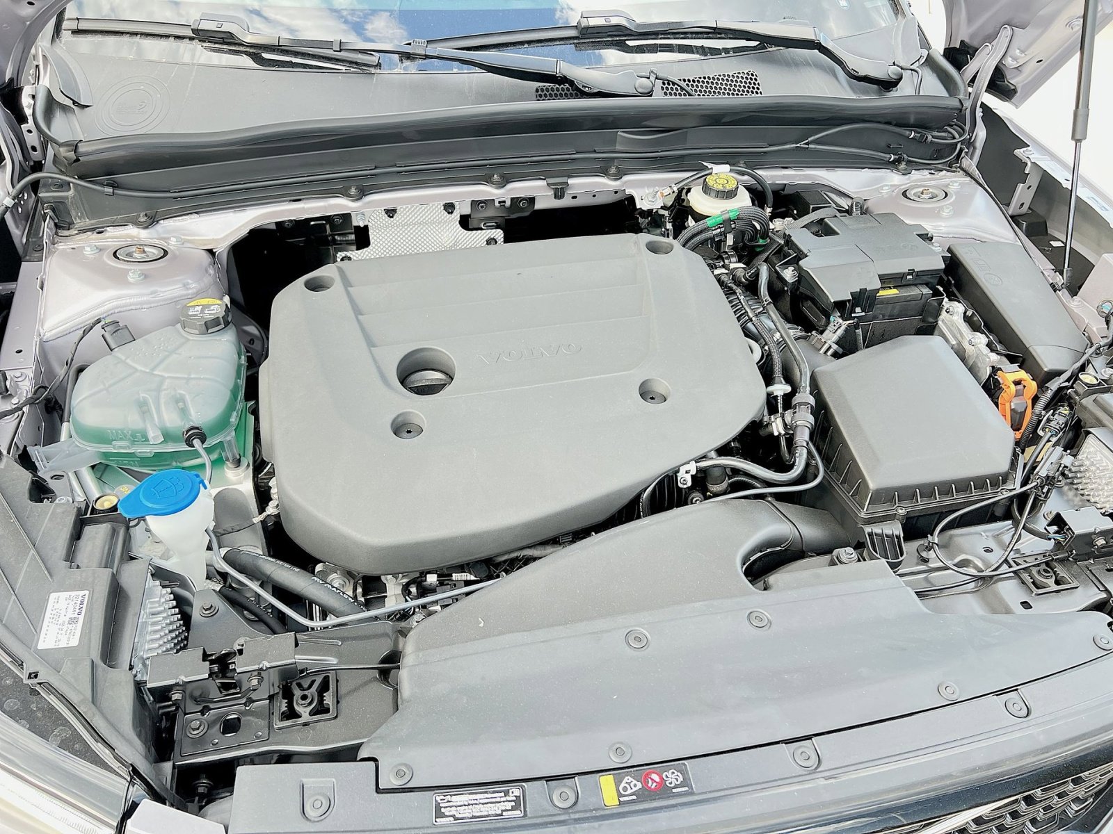New 2026 Volvo XC40 B5 Plus w/ Protection Package Premier image 28