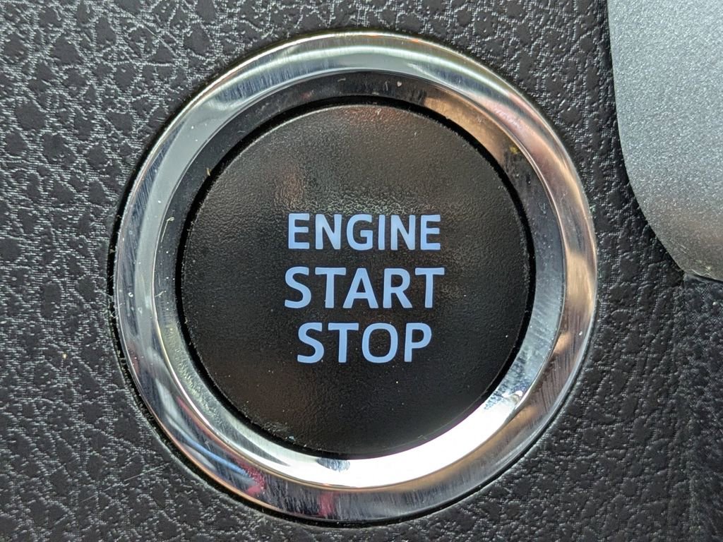 Used 2019 Toyota Highlander XLE FWD image 30