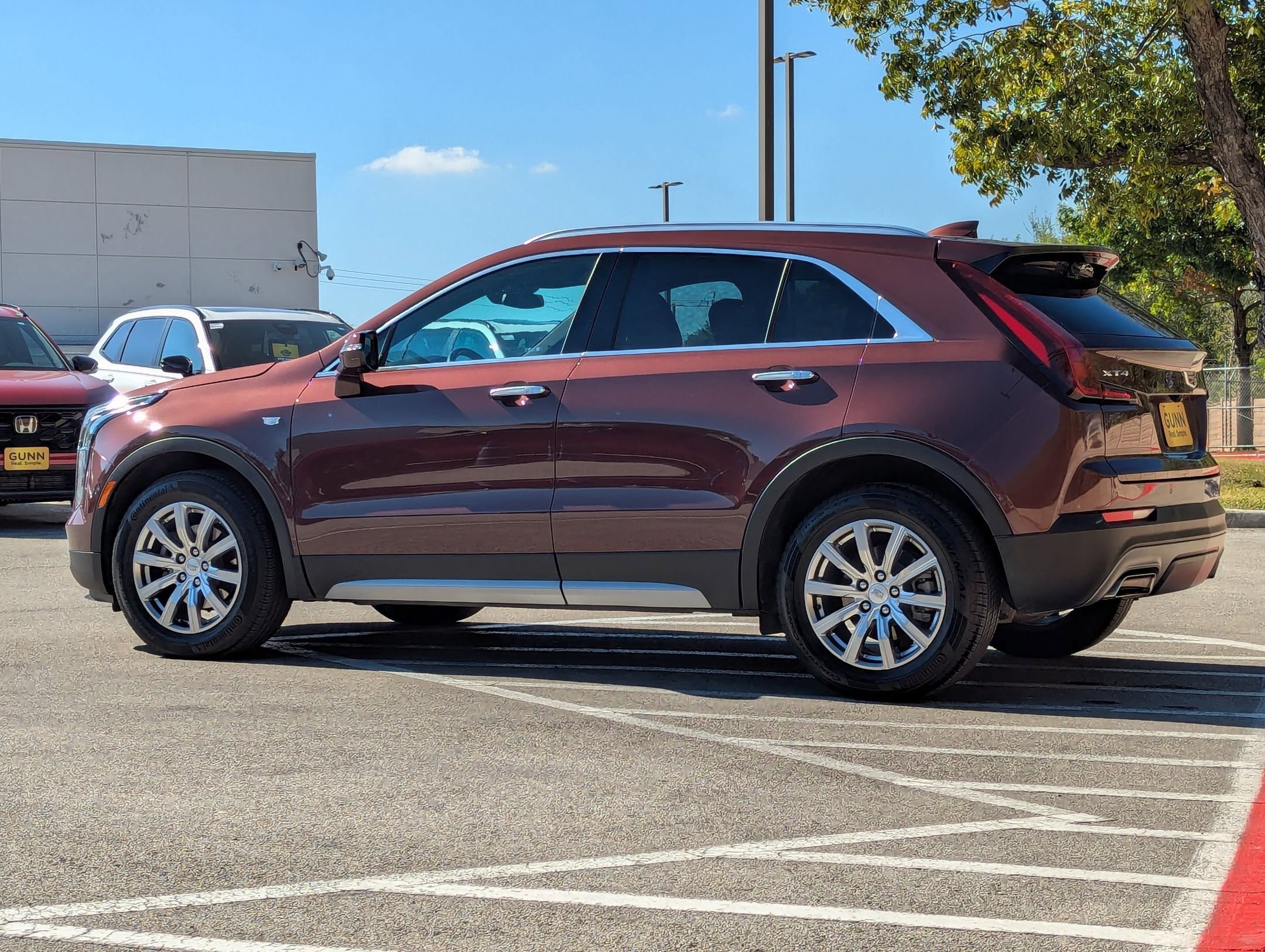 Used 2023 Cadillac XT4 Premium Luxury image 6
