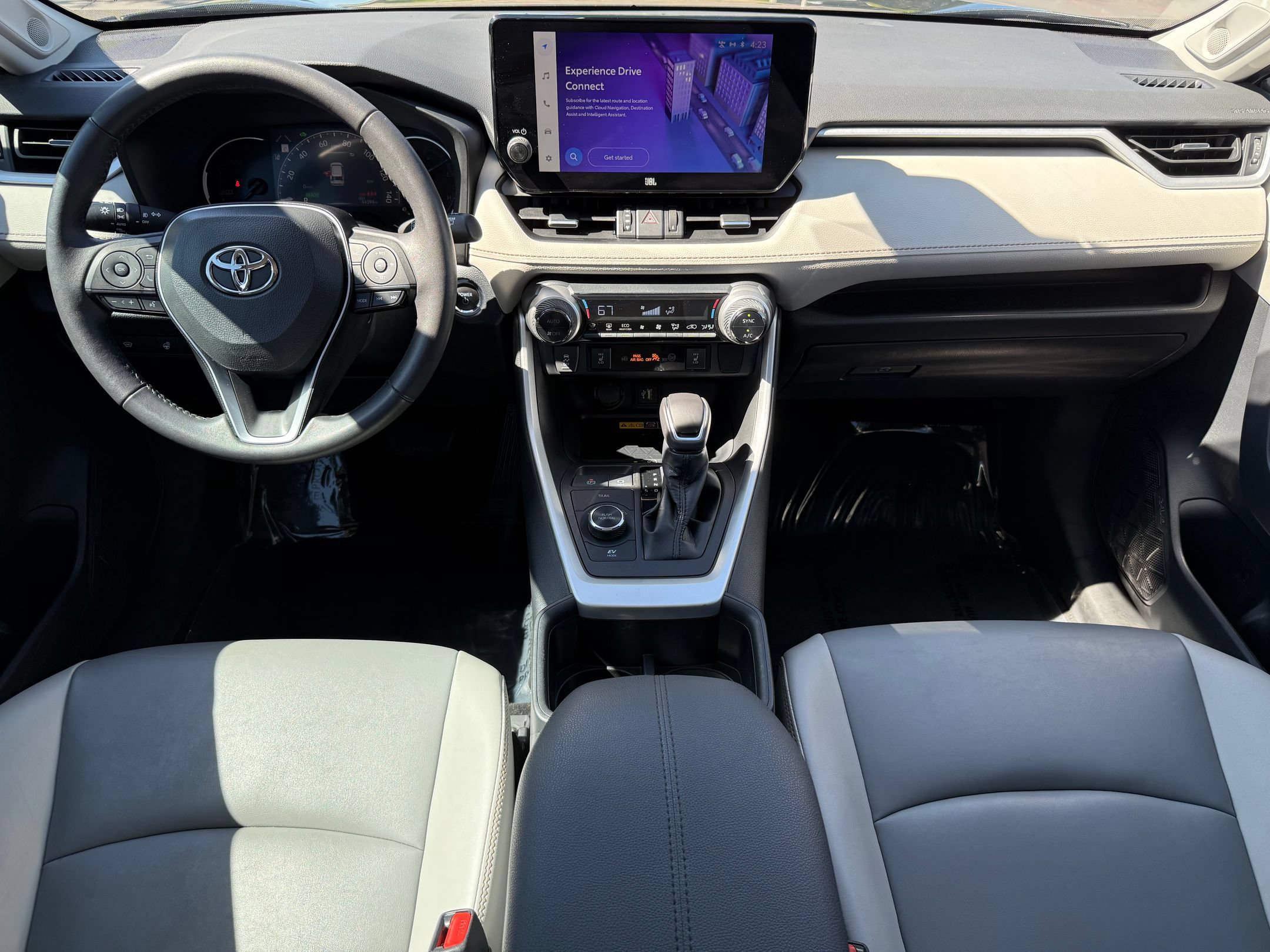 Used 2023 Toyota RAV4 XLE Premium AWD/4WD image 25