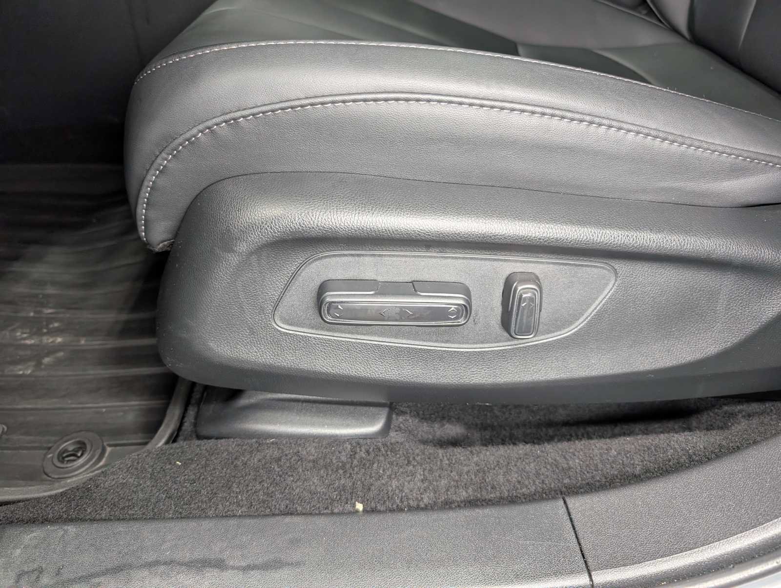 Certified 2025 Acura ADX AWD image 37