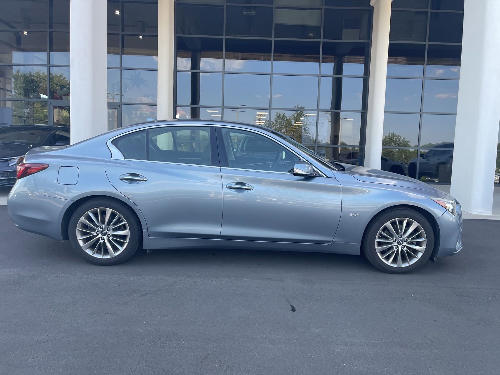 Used 2018 INFINITI Q50 Luxe RWD image 4