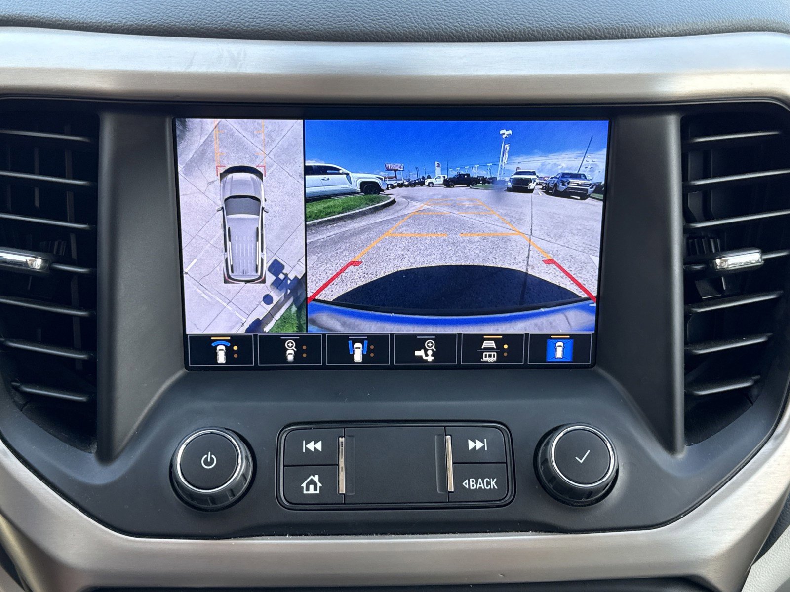 Used 2022 GMC Acadia Denali w/ Denali Technology Package image 29