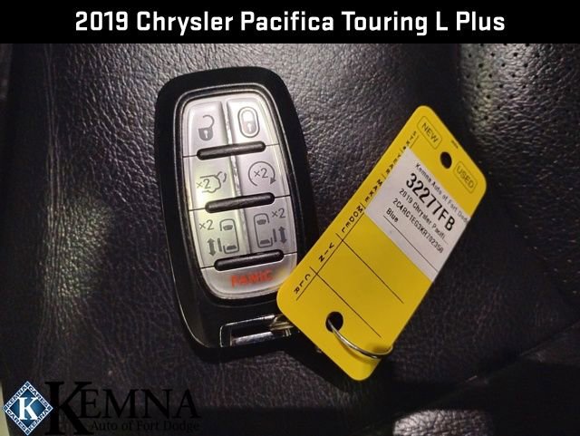 Used 2019 Chrysler Pacifica Touring-L Plus image 30