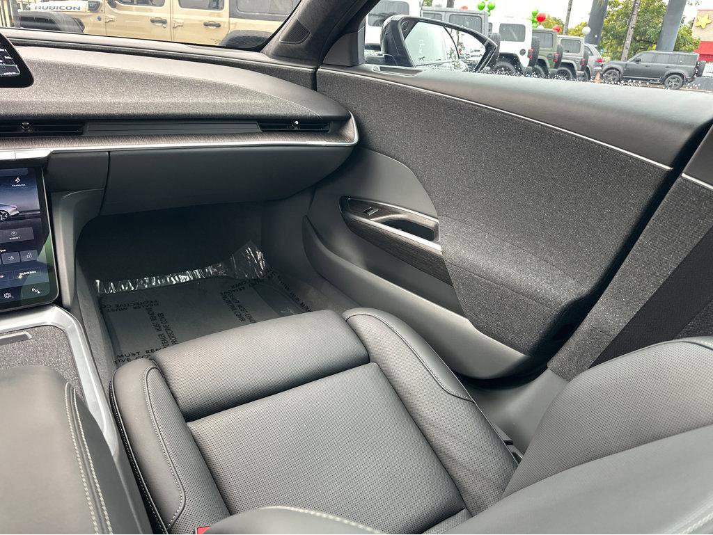 Used 2024 Lucid Air Touring image 18
