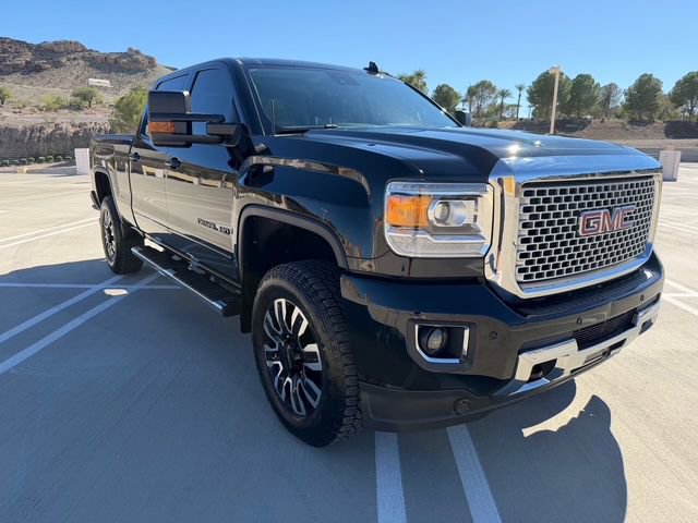 Used 2016 GMC Sierra 2500 Denali w/ Duramax Plus Package image 3