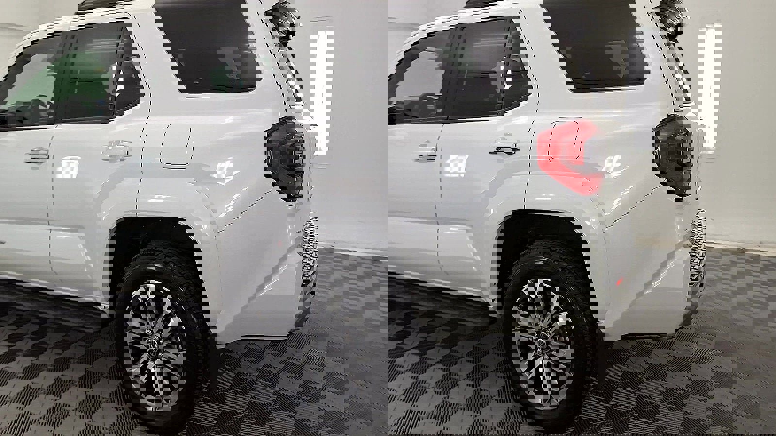 Used 2025 Toyota 4Runner Limited w/ Tow Technology Package image 2