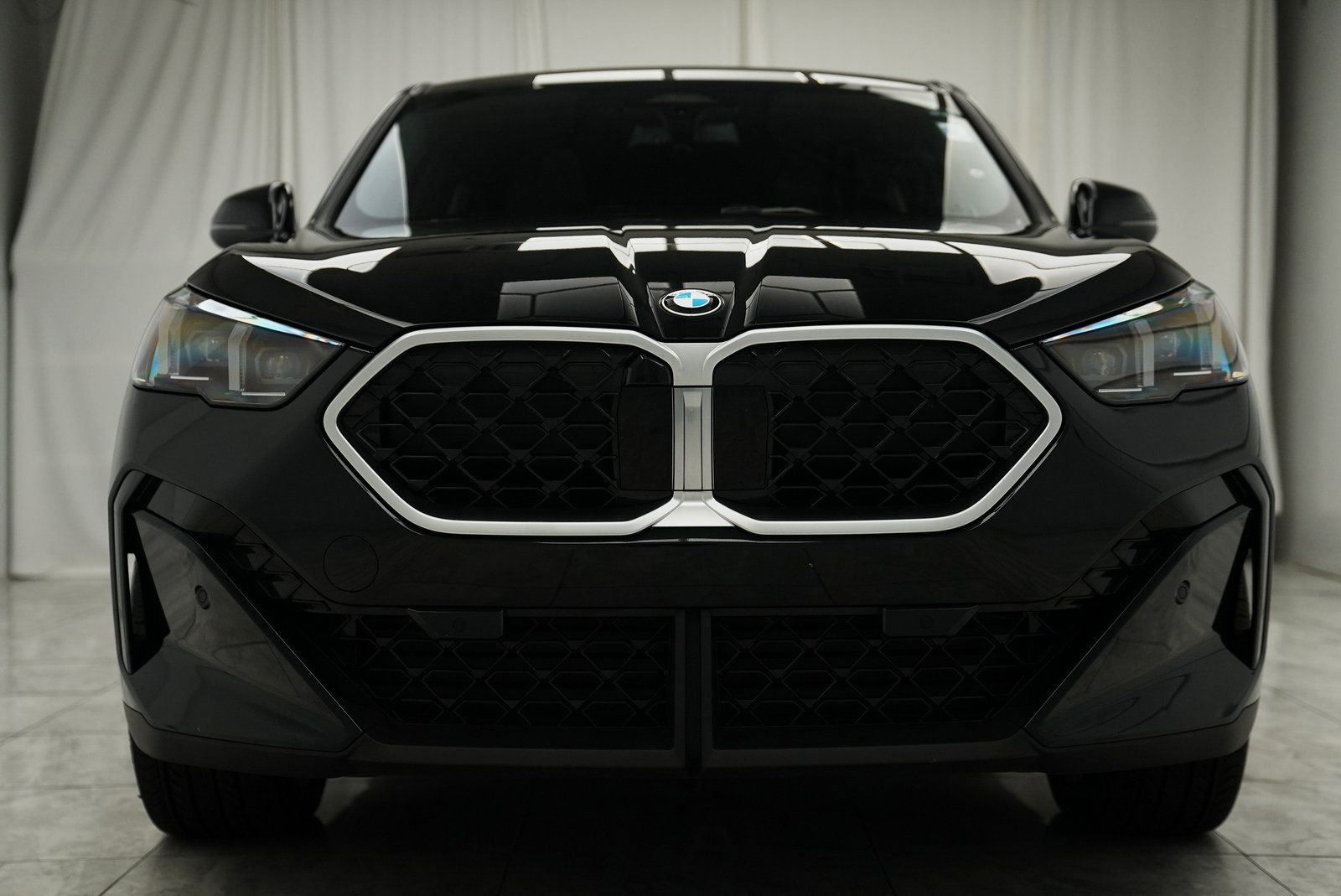 Used 2025 BMW X2 xDrive28i w/ Convenience Package image 4