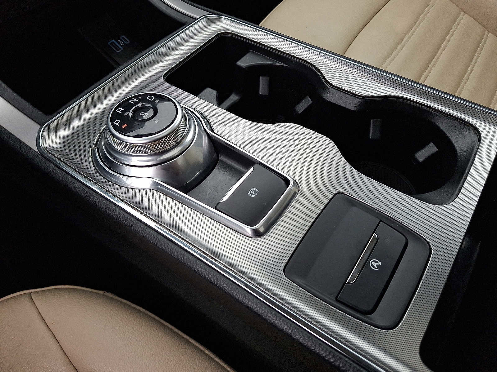 Used 2022 Ford Edge SEL w/ Convenience Package image 17