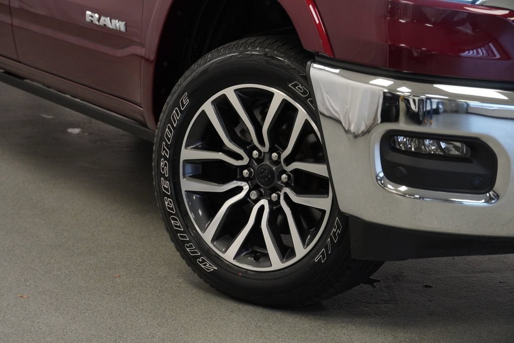 Used 2025 RAM 1500 Limited AWD/4WD image 7