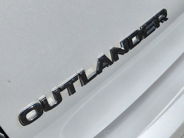Used 2022 Mitsubishi Outlander SEL image 17