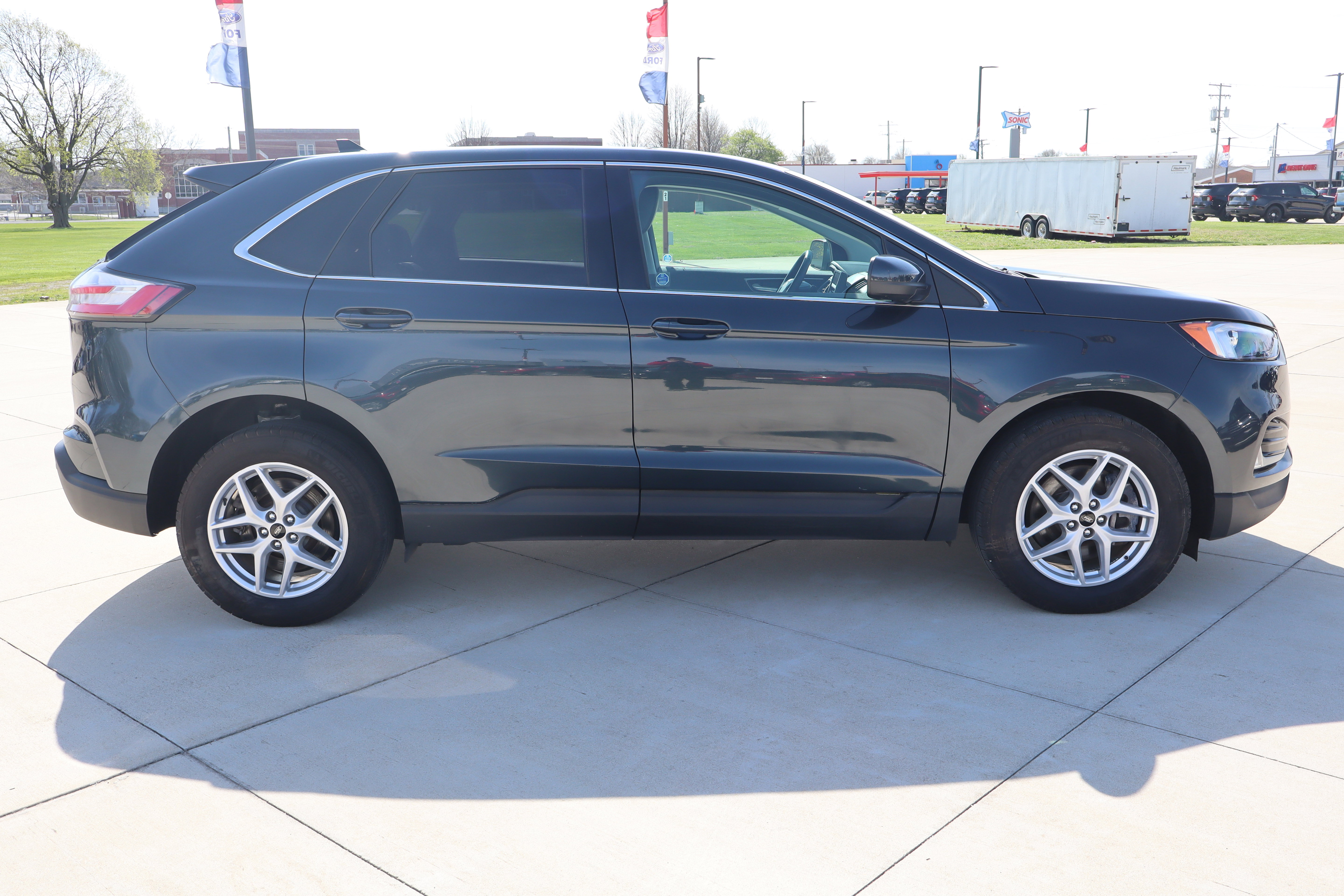 Used 2024 Ford Edge SEL w/ Convenience Package AWD/4WD image 5