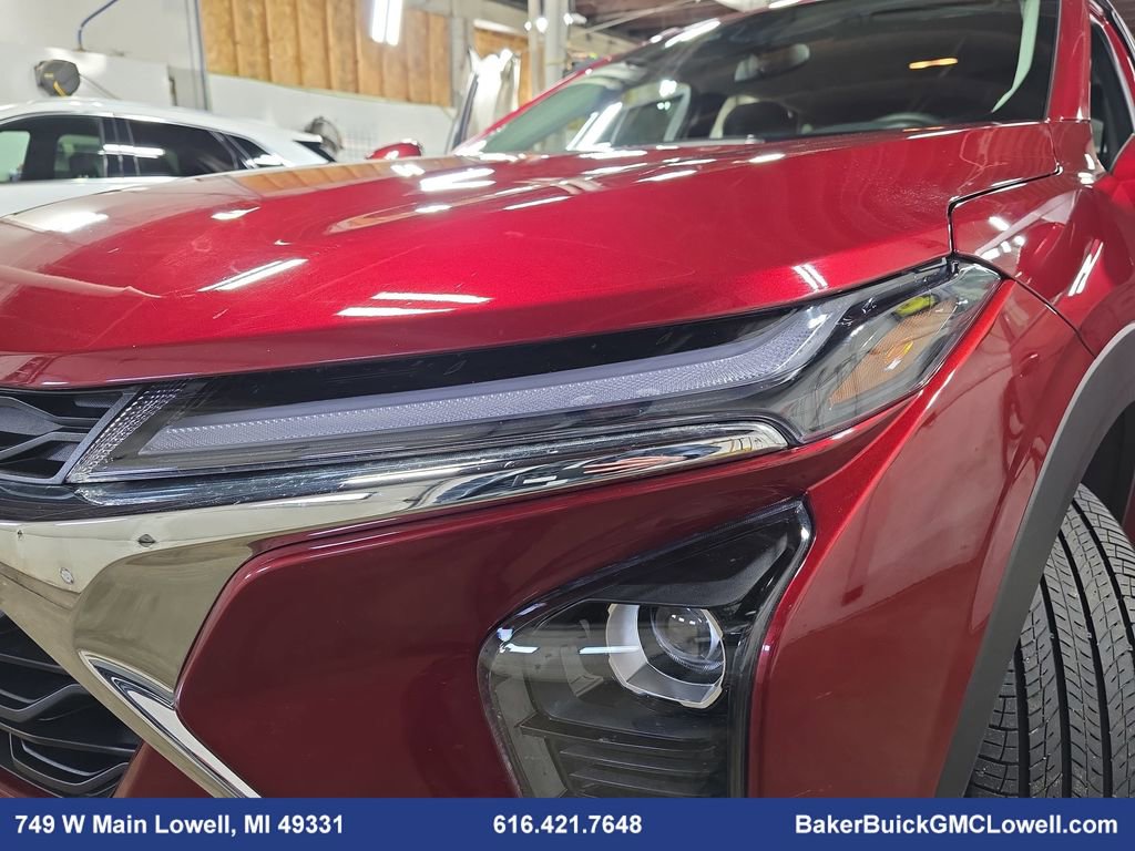 Used 2025 Chevrolet Trax LT w/ LT Convenience Package image 29