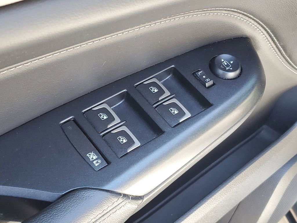 Used 2015 Cadillac SRX Luxury w/ Driver Awareness Package FWD image 21