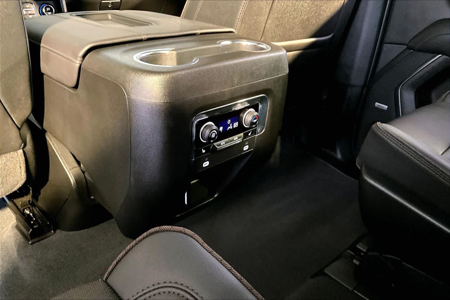 Used 2023 Chevrolet Tahoe High Country w/ Premium Package 2 AWD/4WD image 35