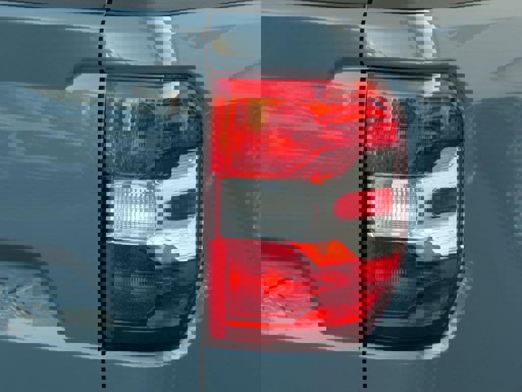 Used 2026 Ford Maverick XLT w/ XLT Luxury Package image 4