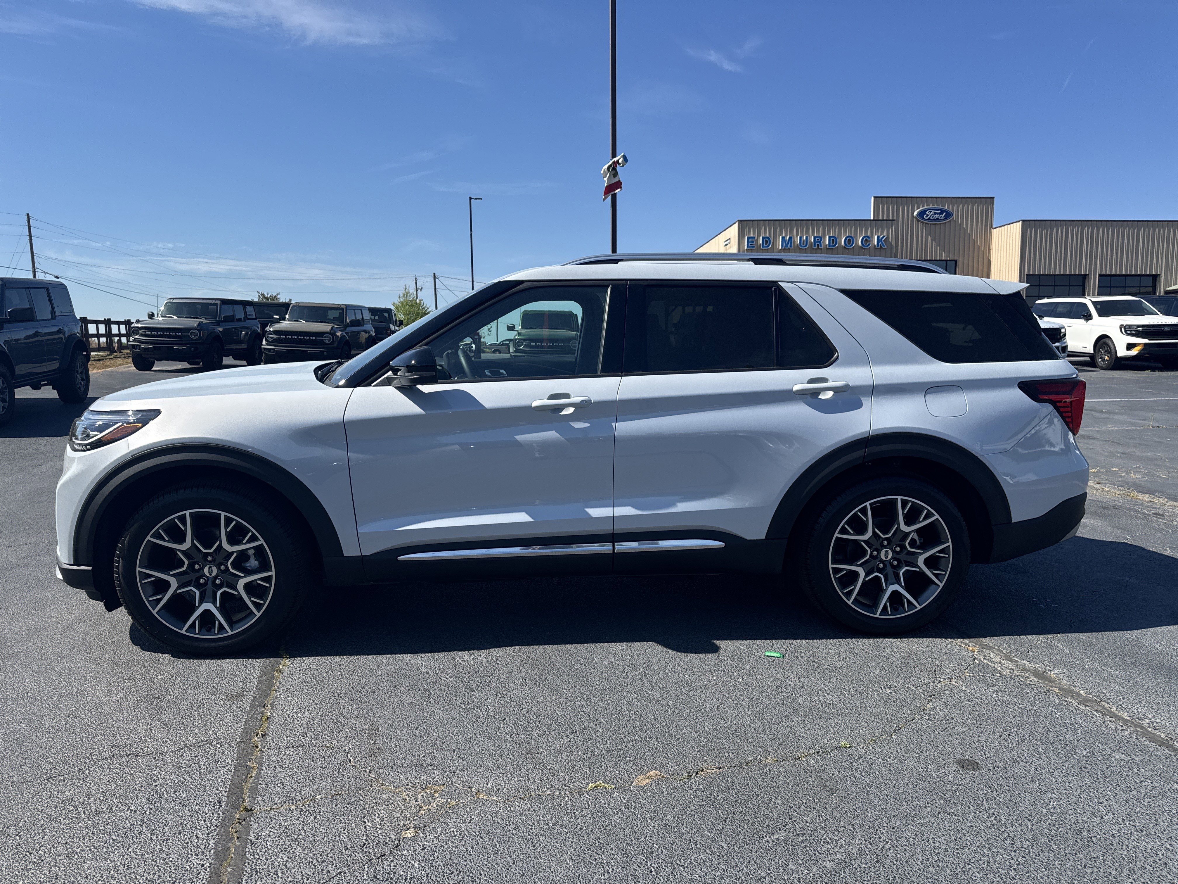 Used 2025 Ford Explorer Platinum w/ Ultimate Package image 8