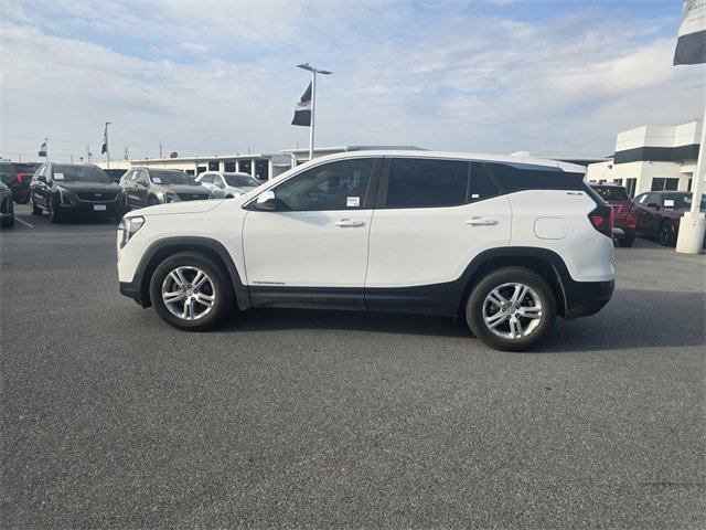 Used 2023 GMC Terrain SLE image 8