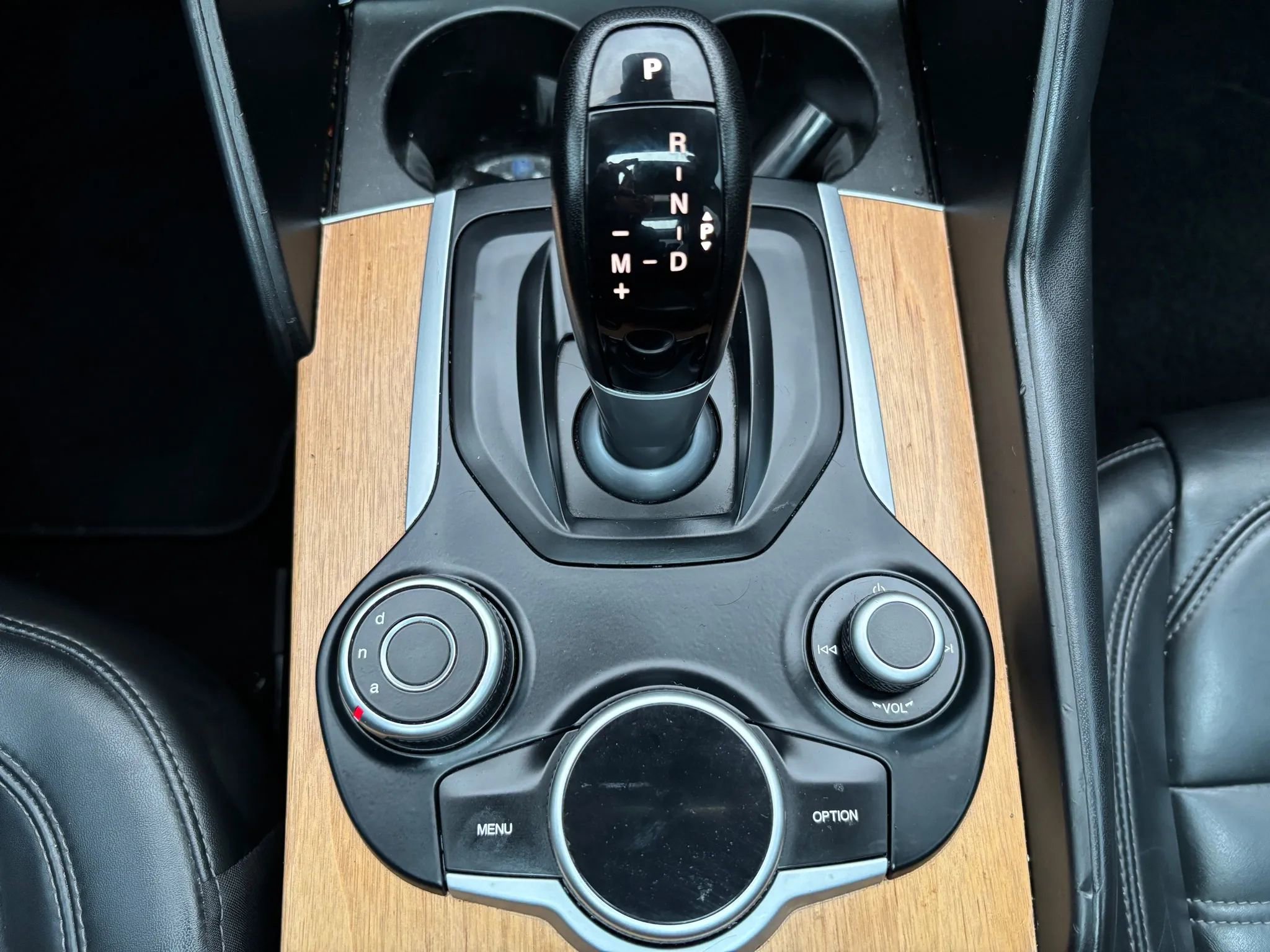 Used 2017 Alfa Romeo Giulia Ti w/ TI Lusso Light Wood Package AWD/4WD image 20